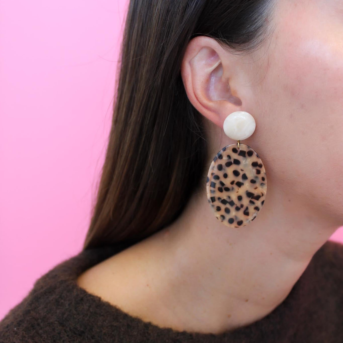 Boucles d’oreilles Ines – Crème & Léopard