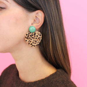Boucles d’oreilles cœur – Vert sauge et léopard