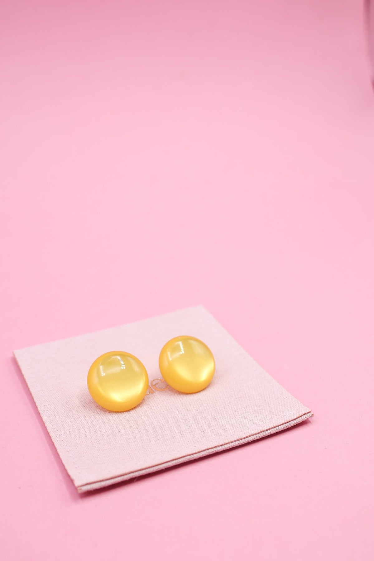 Puce Maxine Jaune